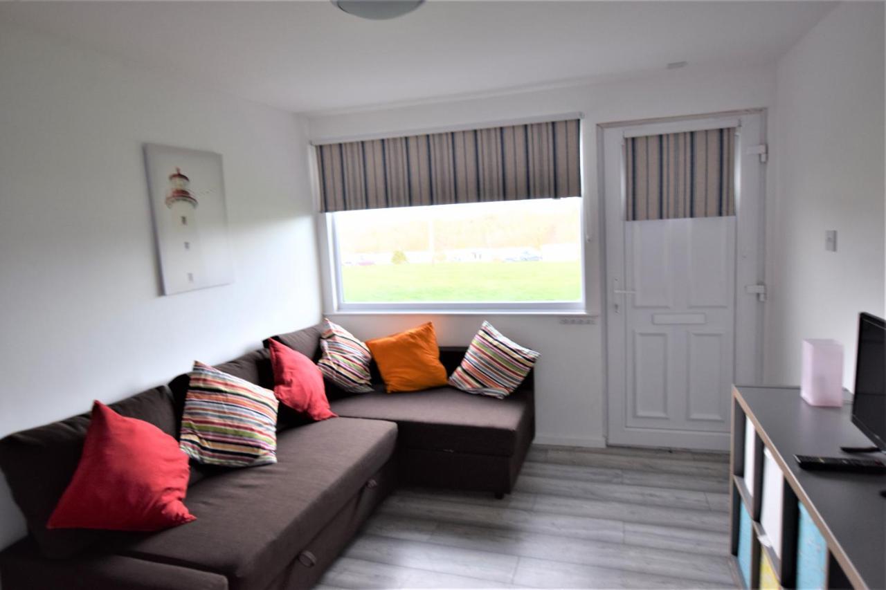 Chalet 56 Sandown Bay Holiday Centre Generous Money Off Ferry Crossing & Special Offer Until End Of June, September And Halloween Deals Now On Exterior photo